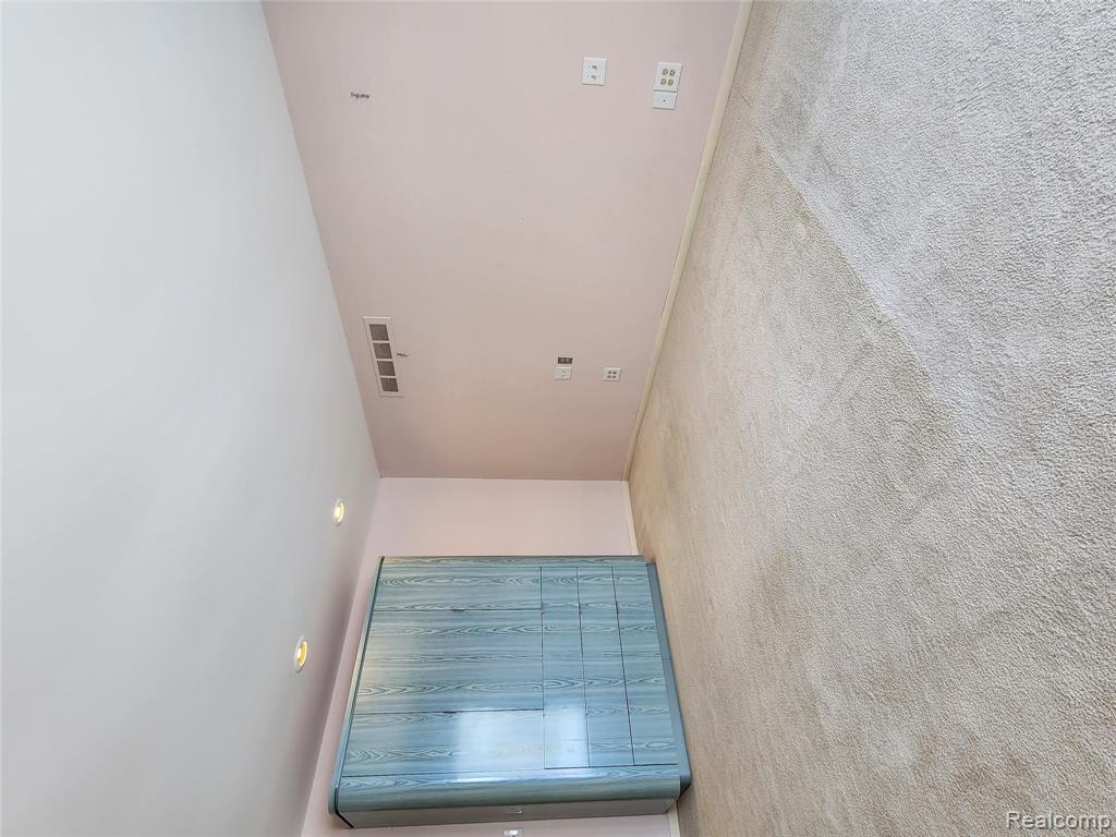 5129 Woodlands Lane, Bloomfield Hills, MI 48302 — Photo 10