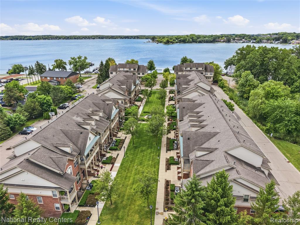 128 Sandy Lane, Walled Lake, MI 48390 — Photo 7