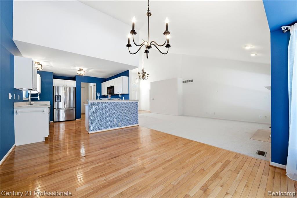 3895 Arbor Drive, Auburn Hills, MI 48326 — Photo 12