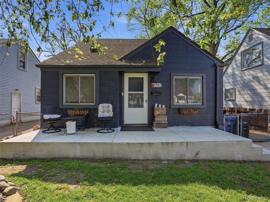18901 Garfield, Redford, MI 48240 — front exterior