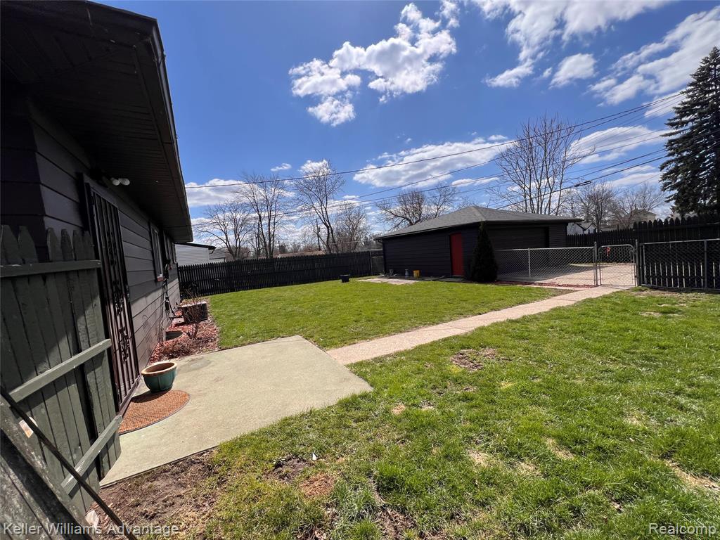 913 Cameron Avenue, Pontiac, MI 48340 — Photo 3