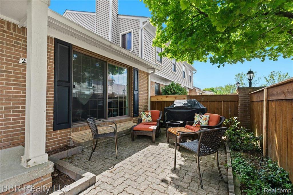 22118 EDGEWATER, Novi, MI — Photo 3