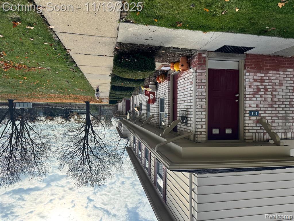 140 Princeton Drive, South Lyon, MI 48178 — Photo 2
