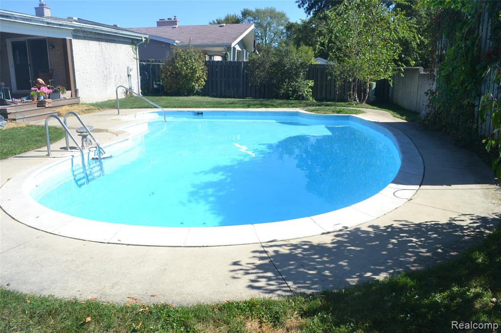 8704 Edna Drive, Warren, MI 48093 — Photo 5