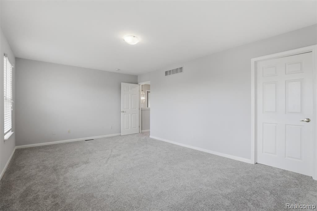 4368 Gateway Circle, West Bloomfield, MI — Photo 33