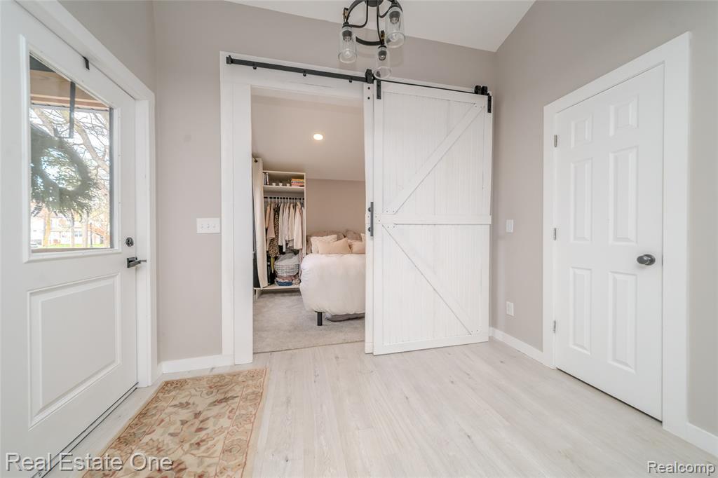 515 S Michigan Avenue, Howell, MI 48843 — Photo 7