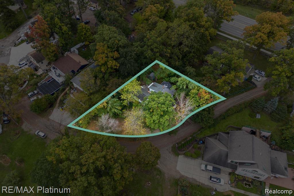 5630 Glen Echo Drive, Howell, MI 48843 — Photo 8