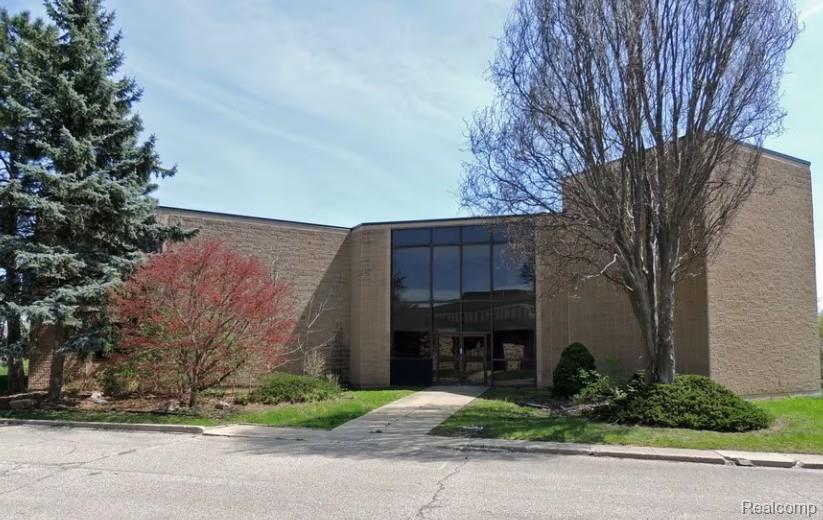 5057 W Bristol Road, Flint, MI 48507