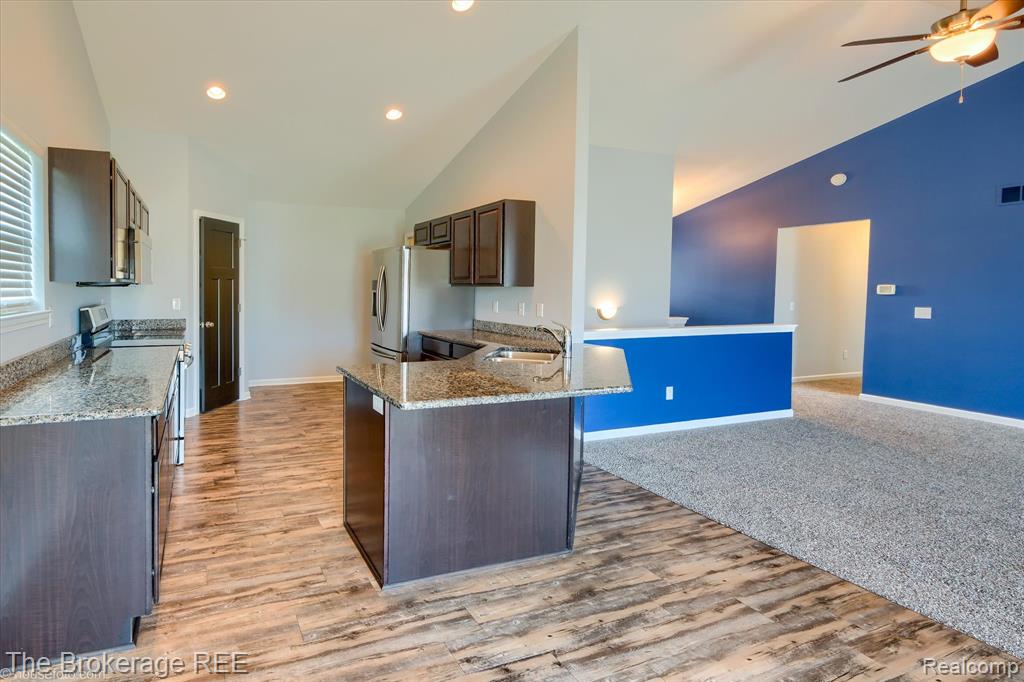 1437 Pondview Drive, Davison, MI 48423 — Photo 10