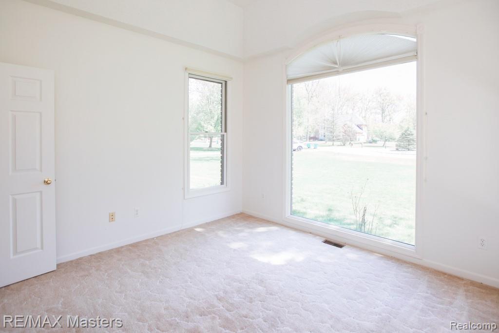 27178 John Drive, New Boston, MI 48164 — Photo 25