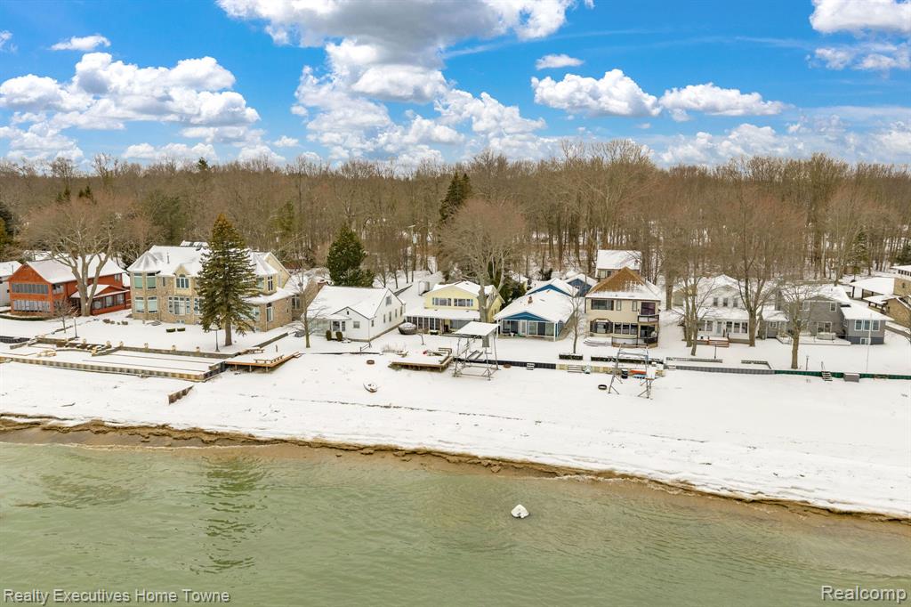 5430 Lakeshore Road, Fort Gratiot, MI 48059 — Photo 5