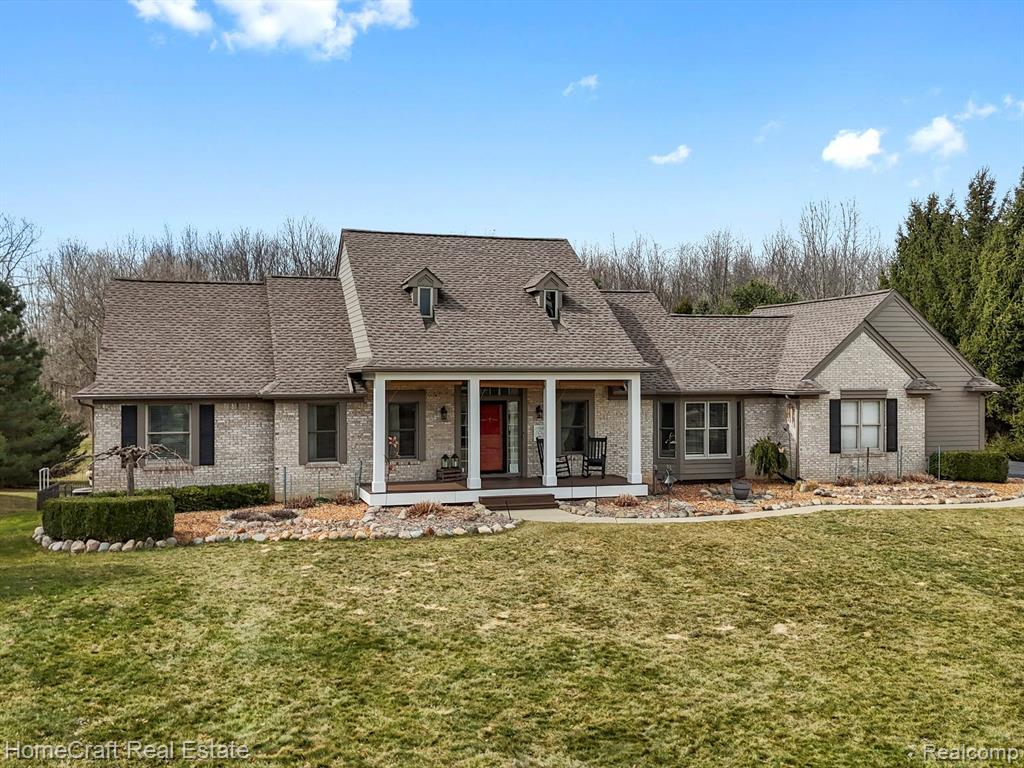 9123 SALEM FARMS Drive, South Lyon, MI 48178 — front exterior