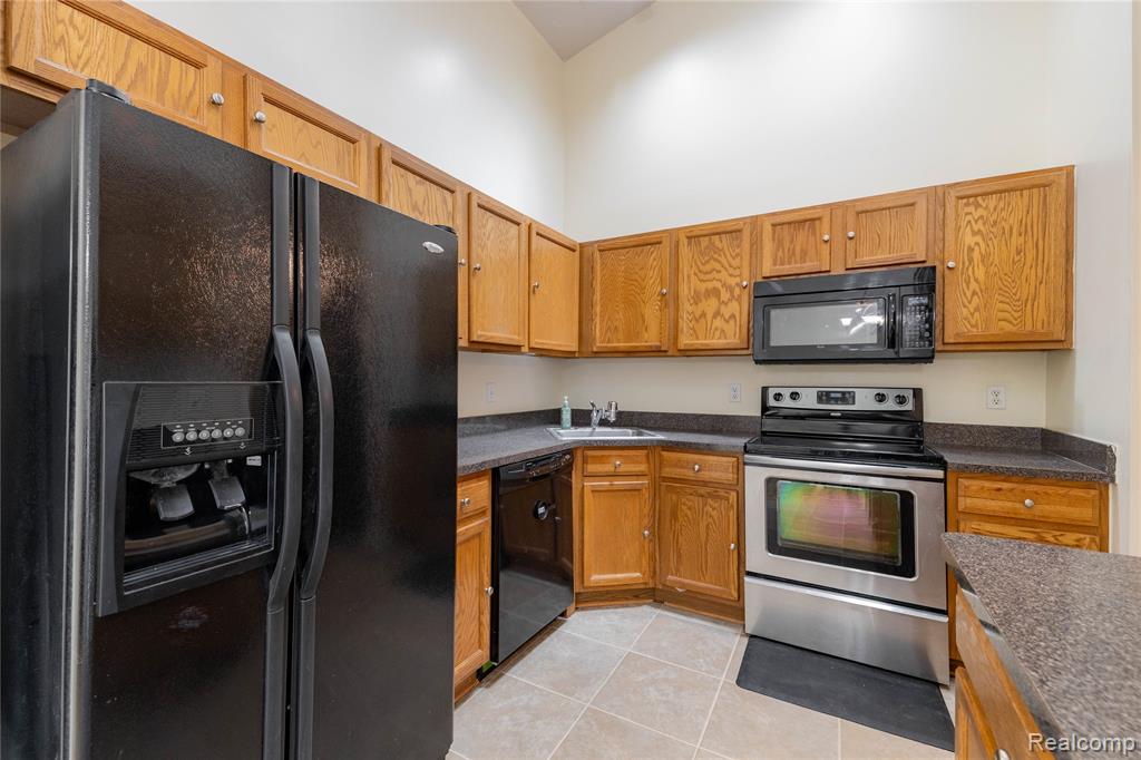 23342 Stiles Court, Trenton, MI 48183 — Photo 11