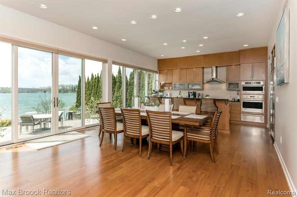 5681 SHORE Drive, Orchard Lake Village, MI 48324 — Photo 13