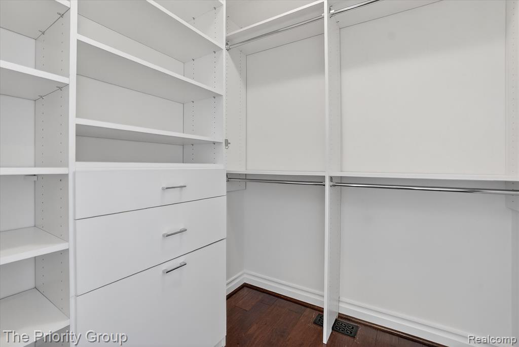 11467 Bay Shore Drive, Fenton, MI, 48430