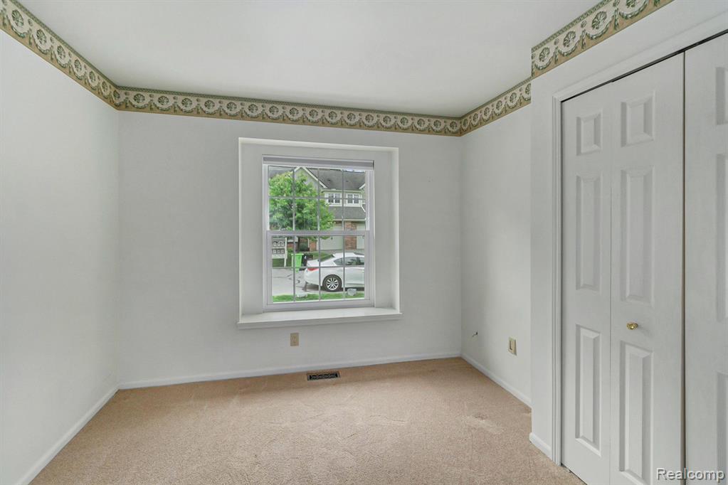 715 WHISPERWOOD Trail, Fenton, MI 48430 — Photo 16