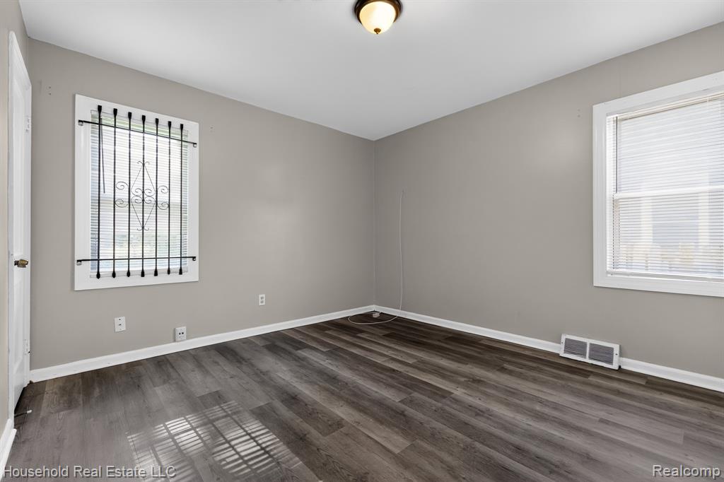 6370 Brace Street, Detroit, MI 48228 — Photo 13