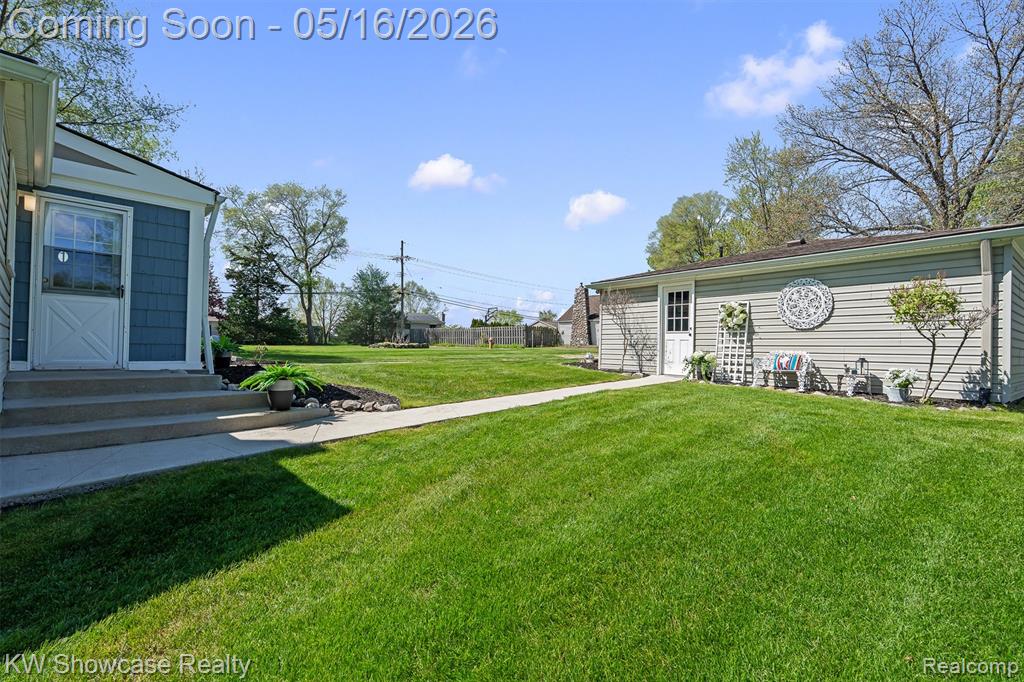 4693 Forest Avenue, Waterford, MI 48328 — Photo 14