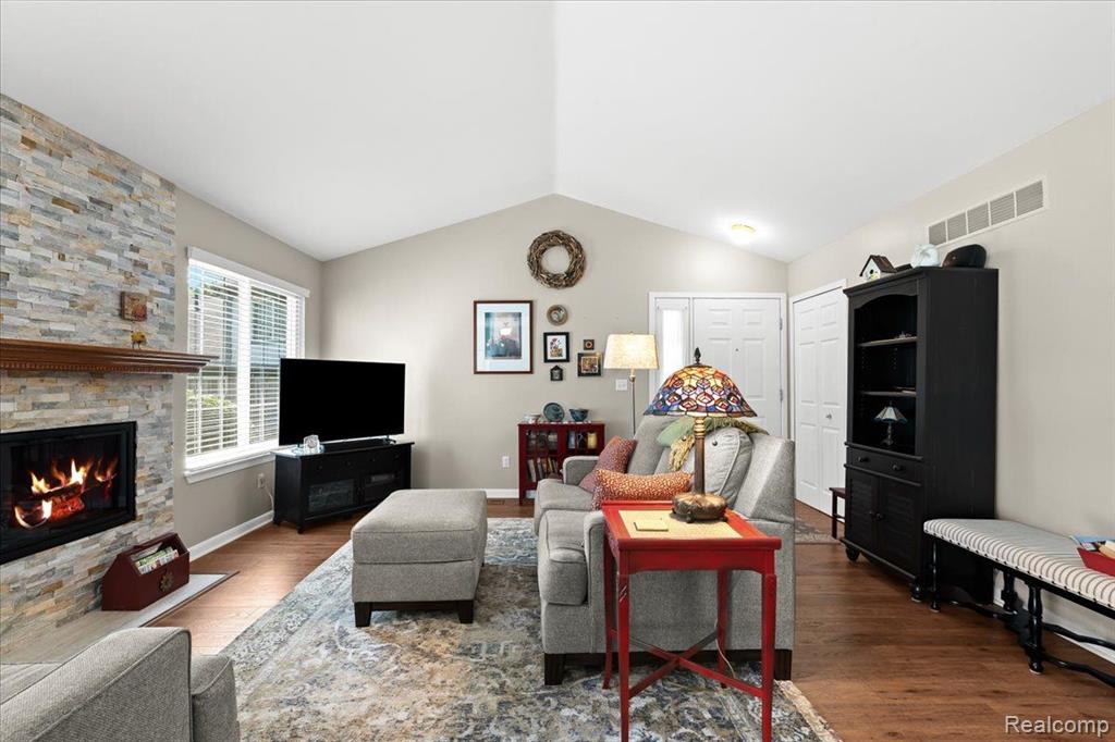 456 WINWOOD Circle, Walled Lake, MI 48390 — Photo 14