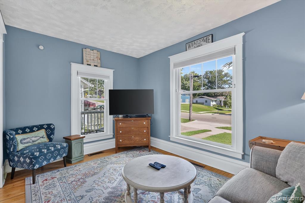 398 Howard Avenue, Grand Haven, MI 49417 — Photo 9