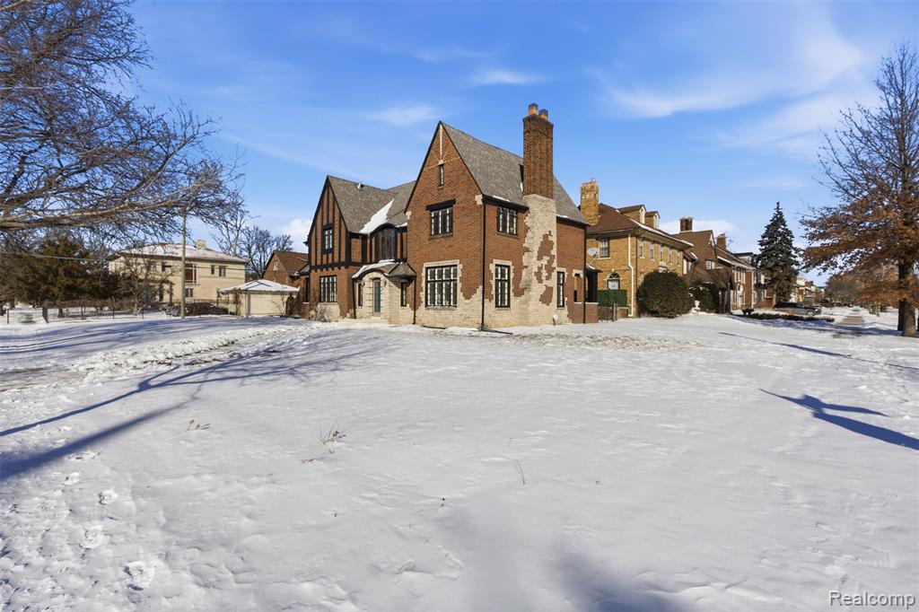 9500 La Salle Boulevard, Detroit, MI 48206 — Photo 2