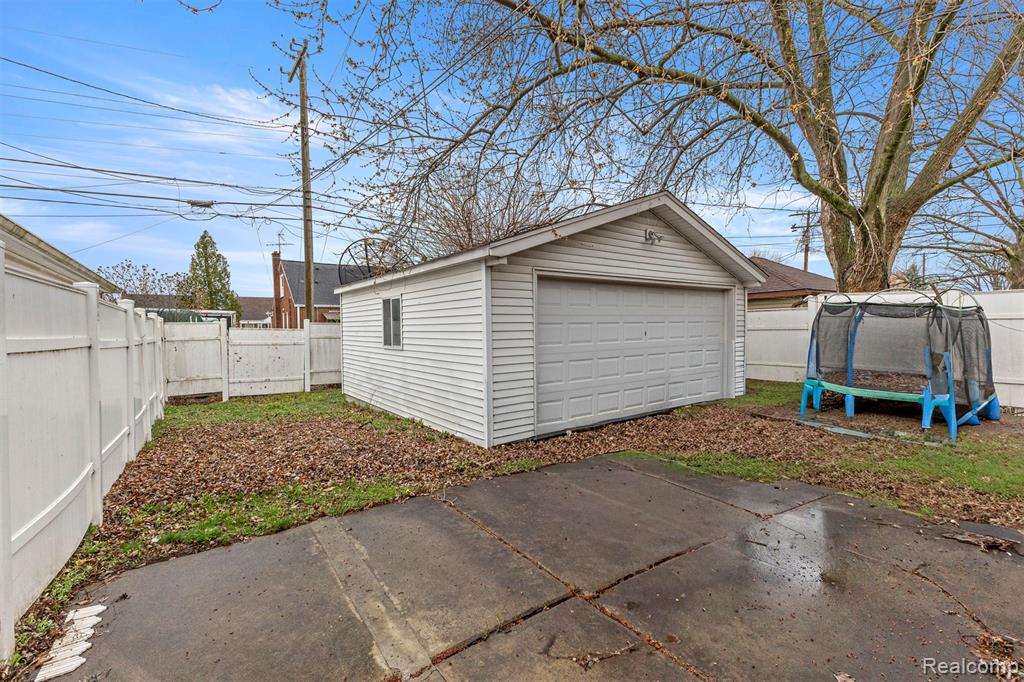 939 Stewart Avenue, Lincoln Park, MI 48146 — Photo 30