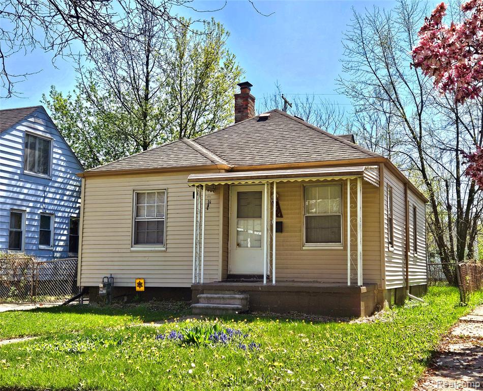 19724 ELKHART Street, Harper Woods, MI 48225 — Photo 2