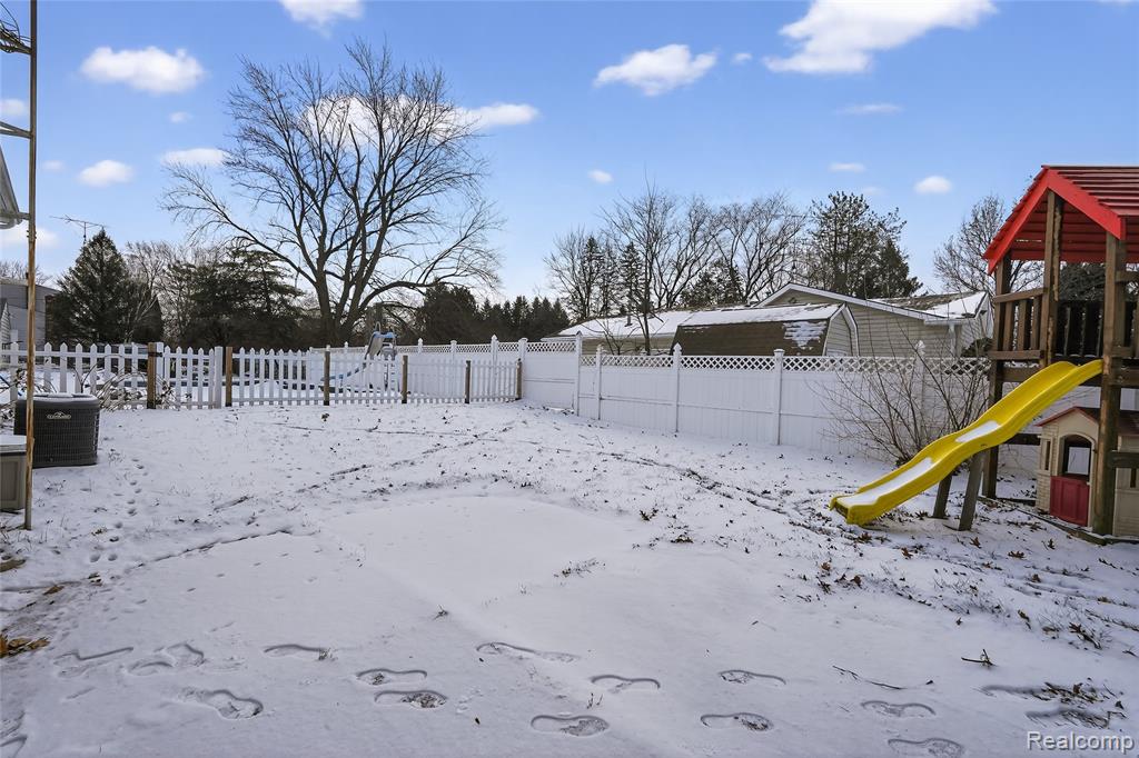 4199 Sheraton Drive, Flint, MI 48532 — Photo 36
