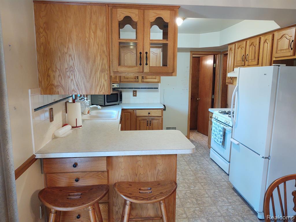 7460 FLICKINGER Drive, Shelby Twp, MI 48317 — Photo 15