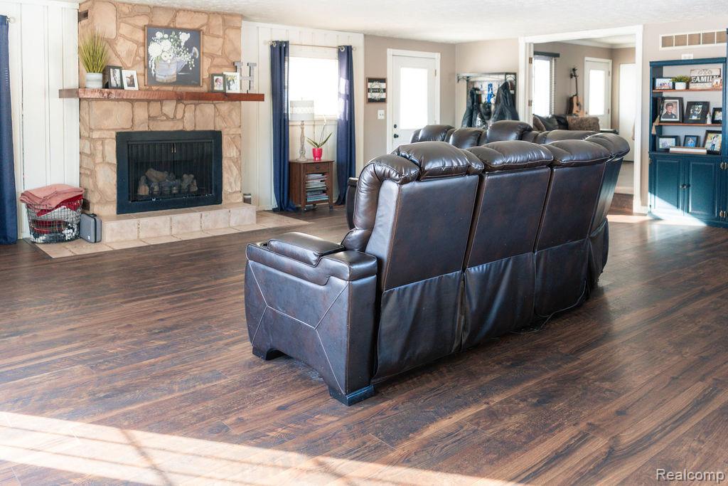 6715 Lierman Road, Imlay City, MI 48444 — Photo 10