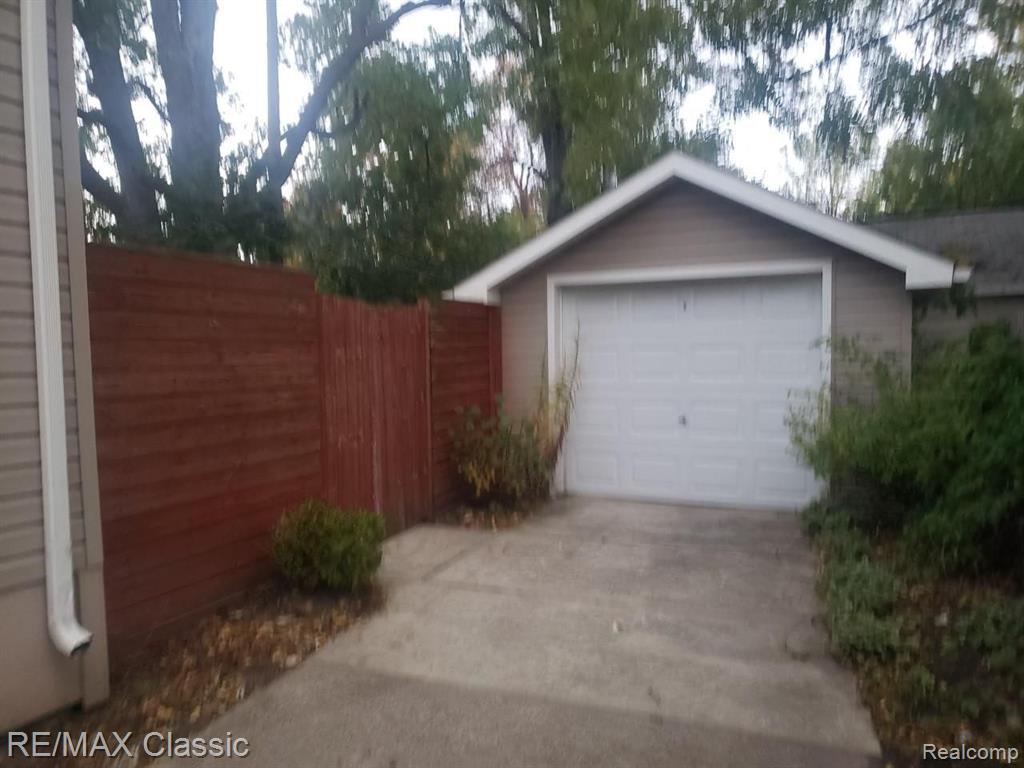 617 E 3RD Street, Royal Oak, MI 48067 — Photo 29