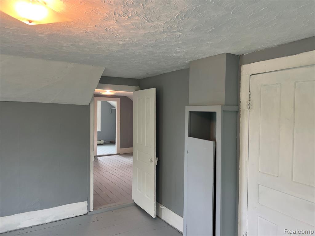 9890 Chinavare Road, Newport, MI 48166 — Photo 6