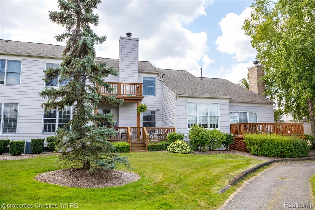 39514 Edgewater Dr, Northville, MI 48168 — Photo 35