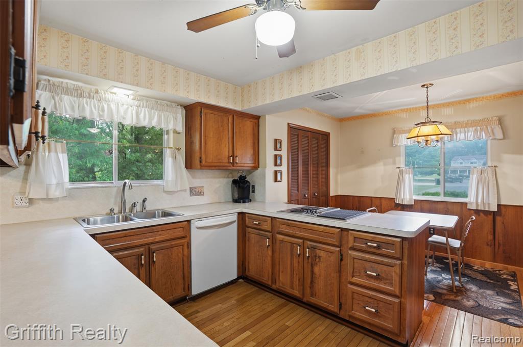 10646 Kenicott Trail, Brighton, MI 48114 — Photo 15