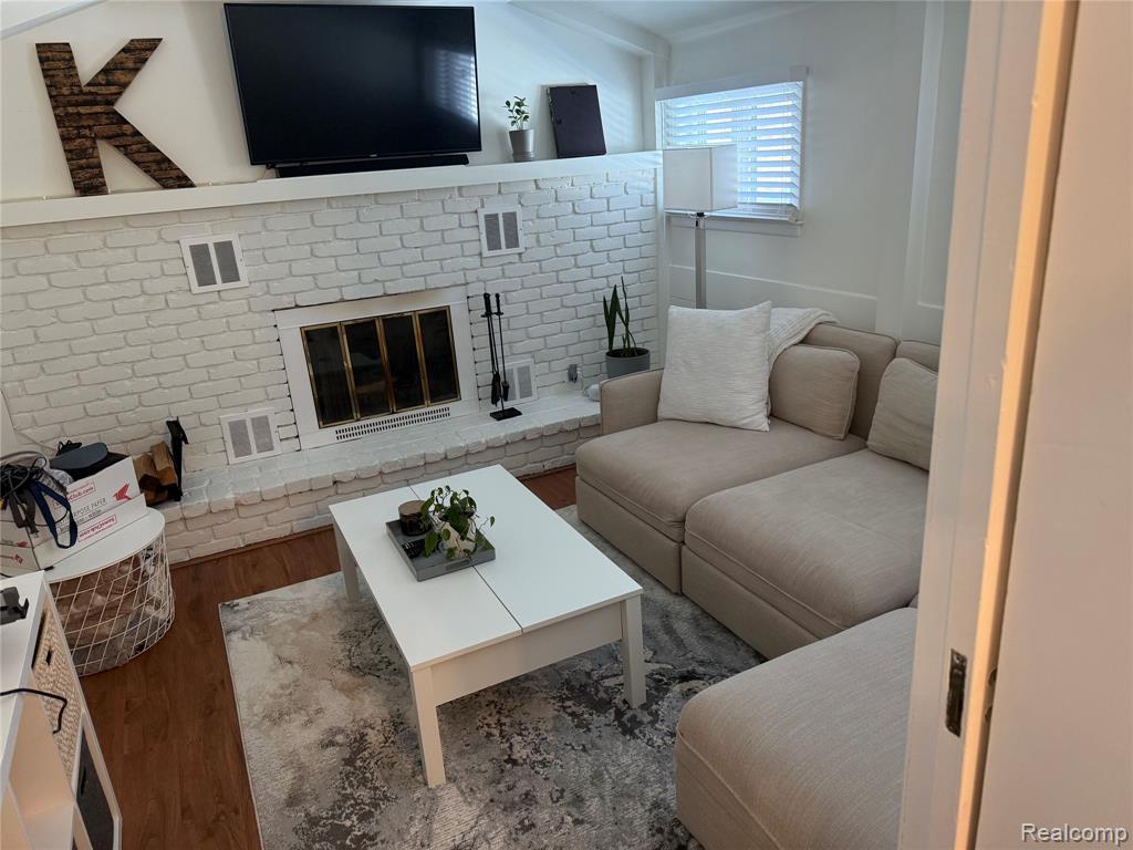 4430 Green Lake Road, West Bloomfield, MI 48323 — Photo 2