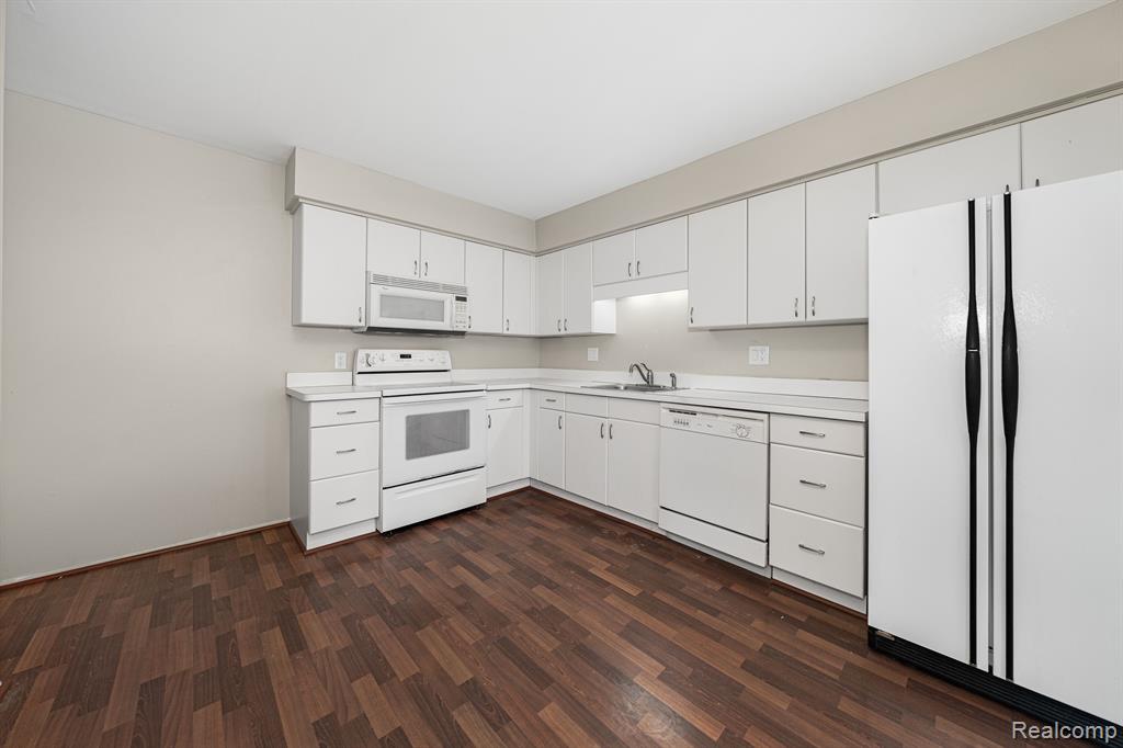 27654 E Echo, 132, Farmington Hills, MI 48334 — Photo 5