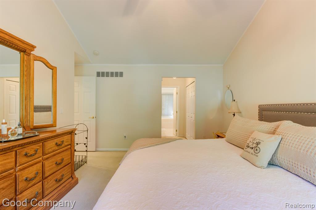 51250 W HILLS Drive, Plymouth, MI 48170 — Photo 30