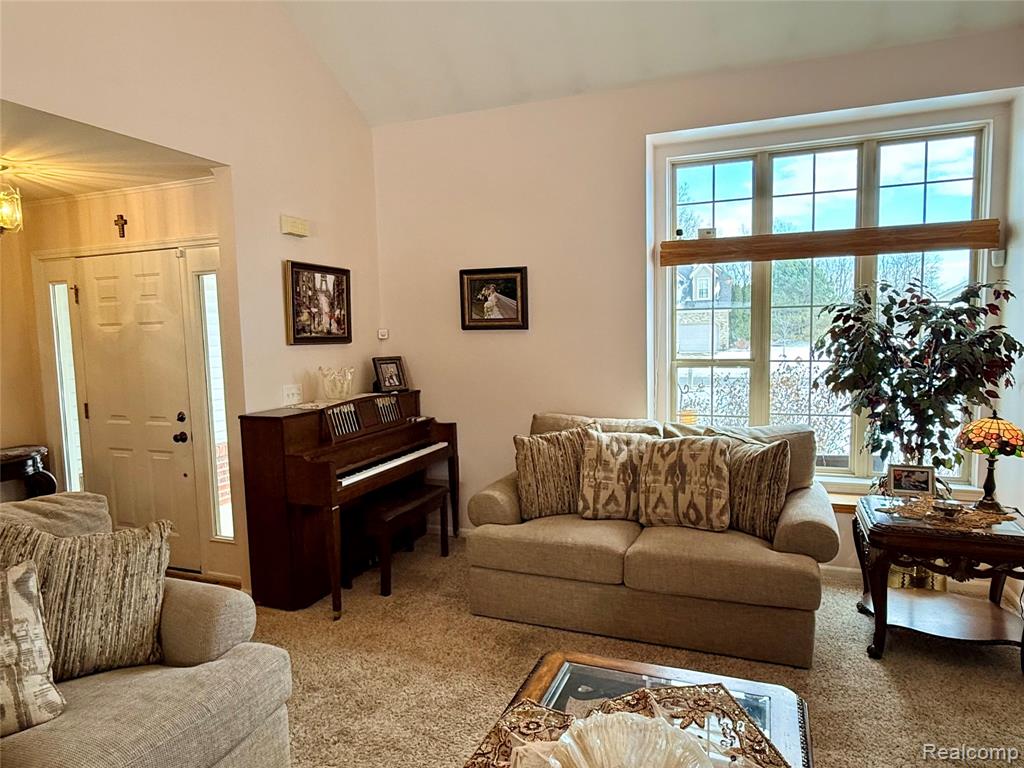 7586 Paradise Drive, Grand Blanc, MI 48439 — Photo 10
