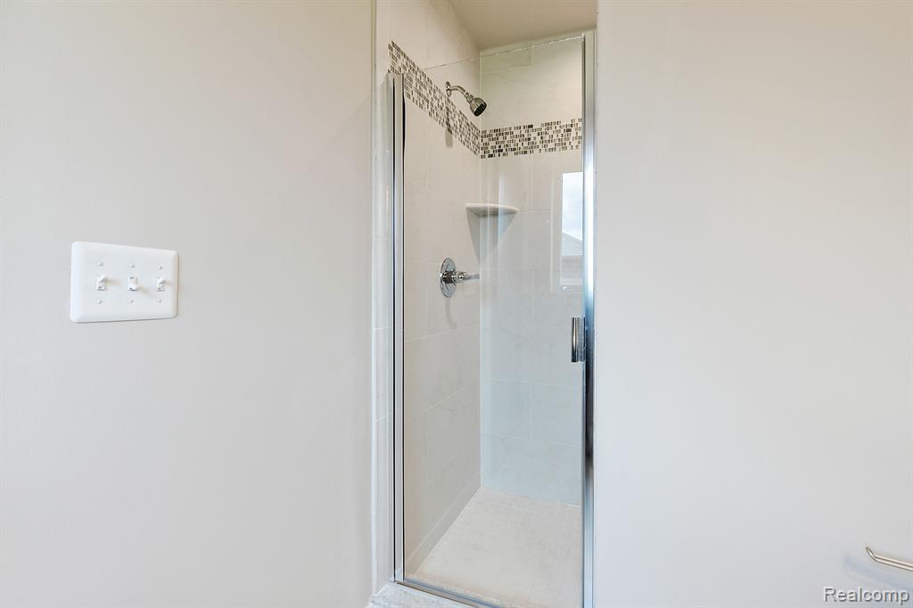 45190 TWIN RIVER Drive, Macomb, MI 48044 — Photo 42