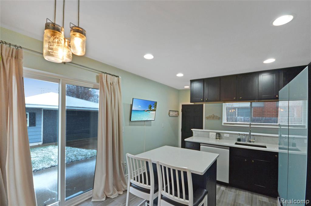 9015 Headley Drive, Sterling Heights, MI 48314 — Photo 7