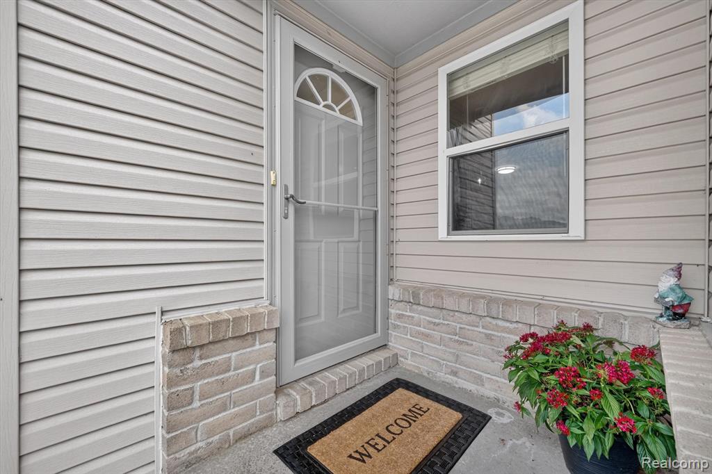 2011 Murray Street, Grand Blanc, MI 48439 — Photo 4