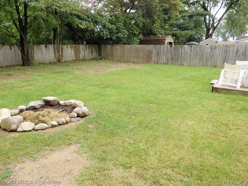 409 LAKEVIEW Street, Holly, MI 48442 — Photo 6