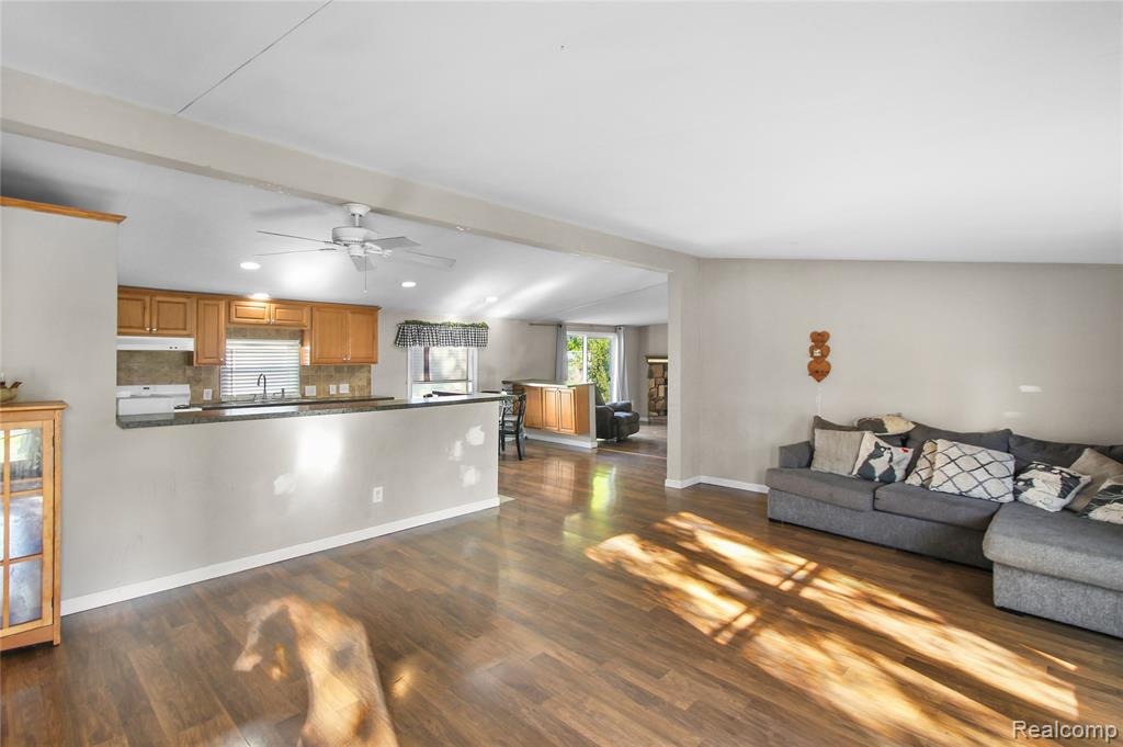 85 Oak Ridge, Monroe, MI 48161 — Photo 4