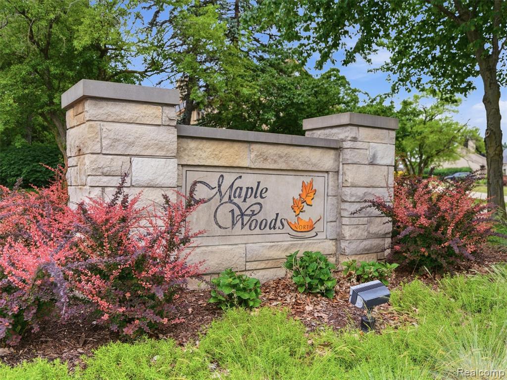 6394 Rose Boulevard, West Bloomfield, MI — Photo 2