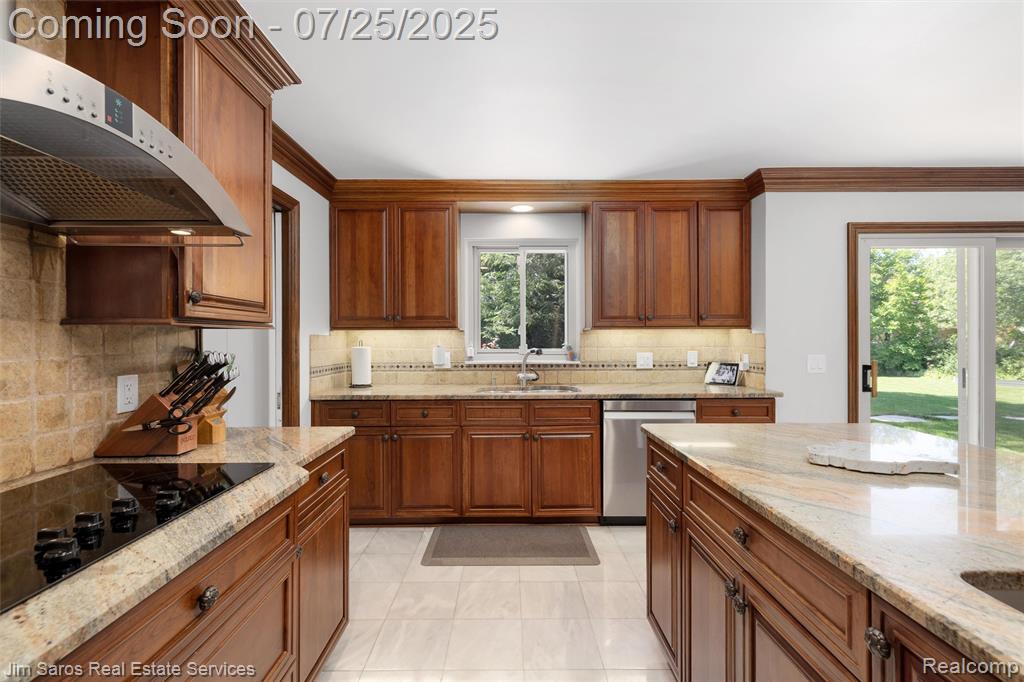 753 Perrien Place, Grosse Pointe Woods, MI 48236 — Photo 6