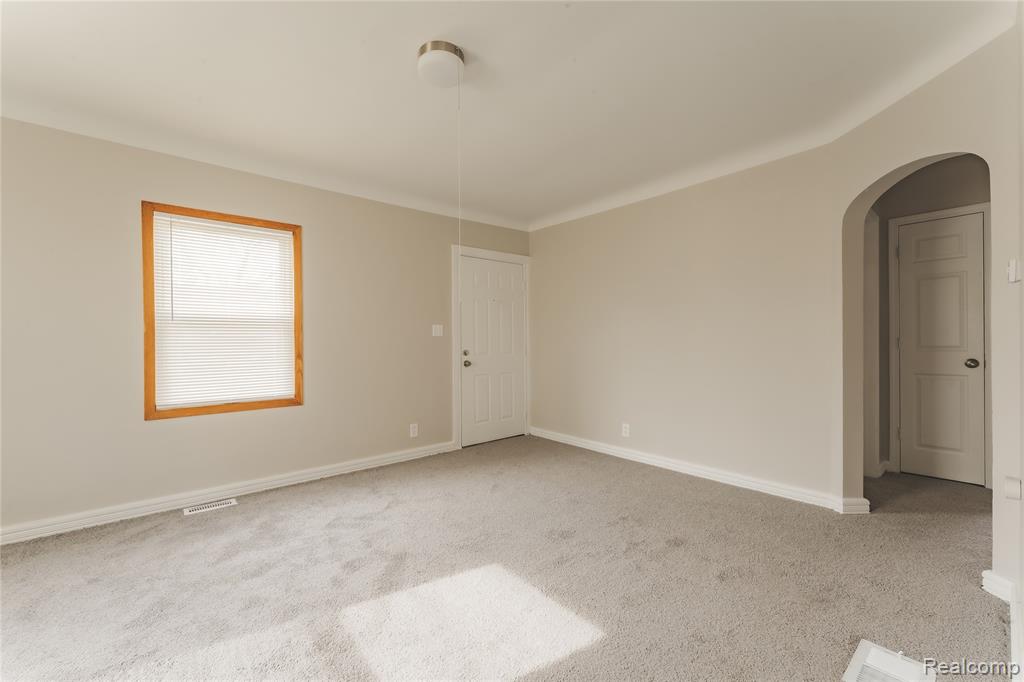 15765 Nicolai Avenue, Eastpointe, MI 48021 — Photo 18