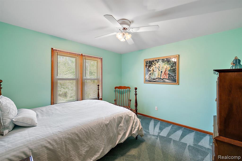 10161 LONGFORD Drive, South Lyon, MI 48178 — Photo 15