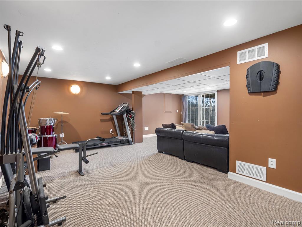 4872 LORE Drive, Waterford, MI 48329 — Photo 30