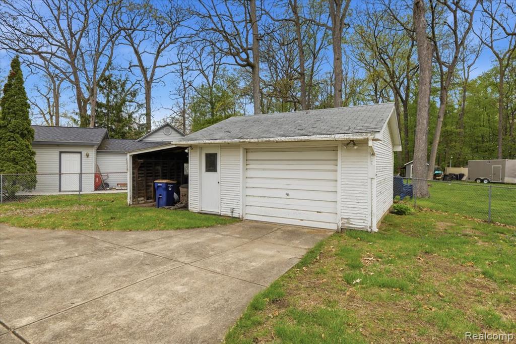 2811 Orange Grove Road, Waterford, MI 48329 — Photo 29