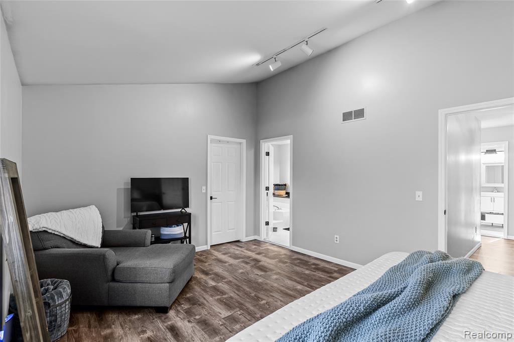 4971 N Tipsico Lake Road, Hartland, MI 48353 — Photo 16